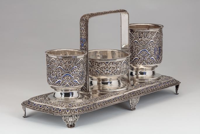 A Rare and Unusual Royal Silver Gift Commissioned by Pakubuwono X (r. 1893-1939), the 10th Susuhunan of Surakarta | MasterArt